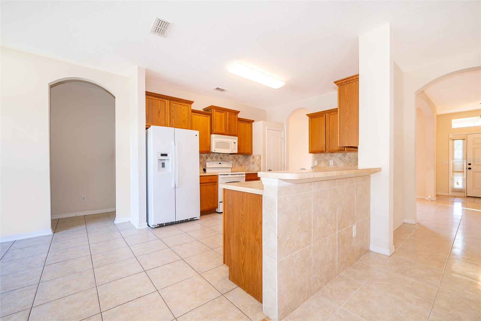 587 MARY PAULA DR