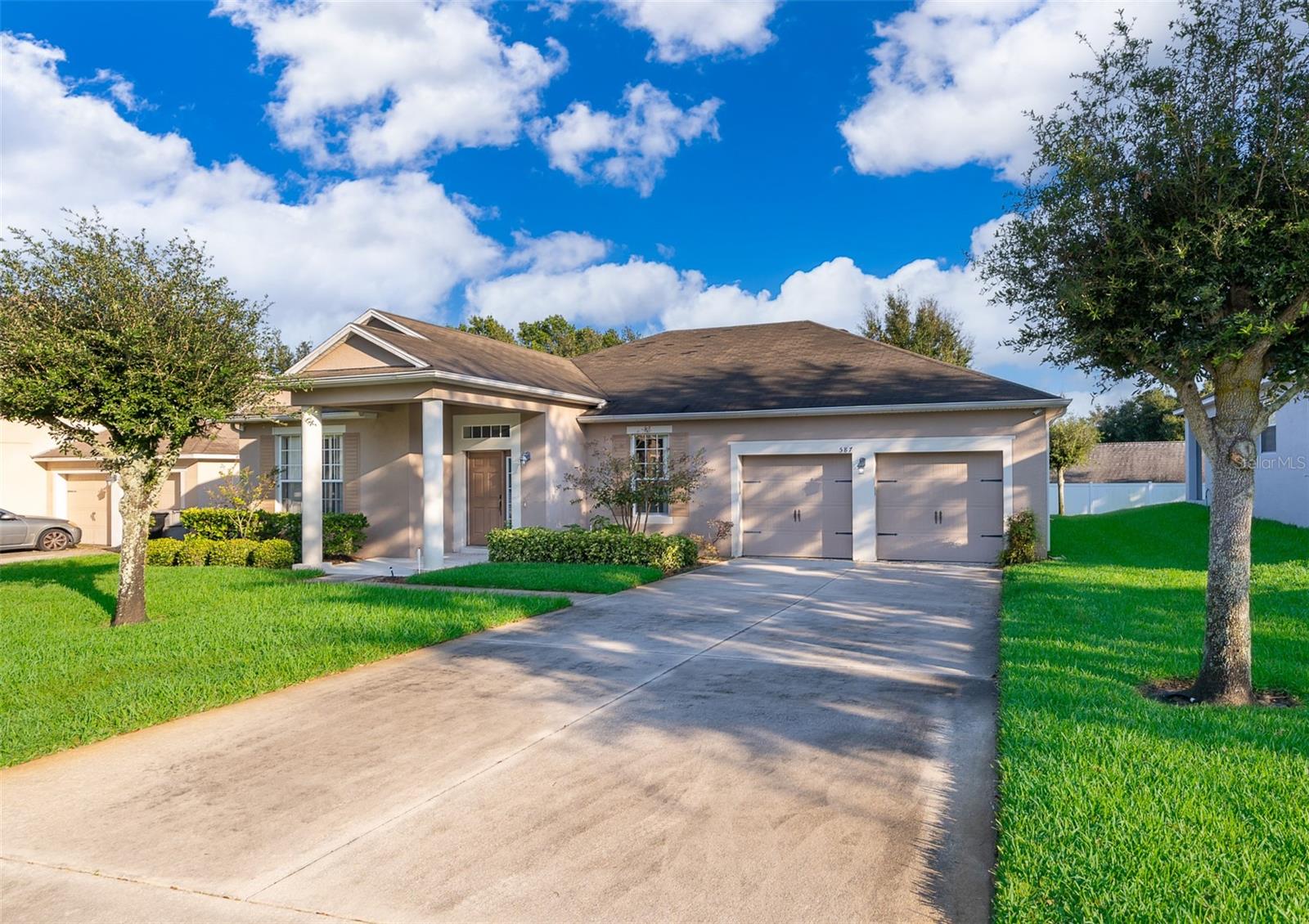 587 MARY PAULA DR