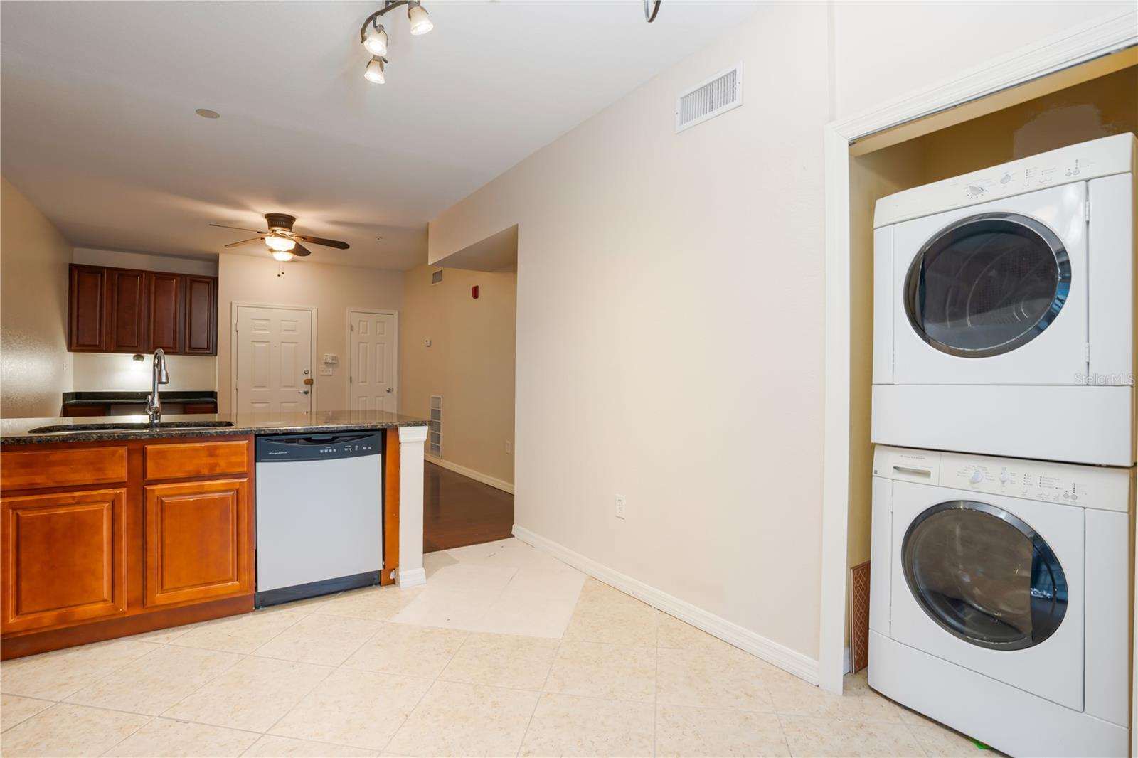 911 N ORANGE AVE #503