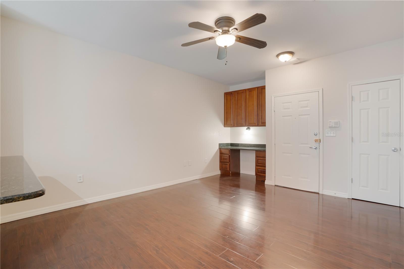 911 N ORANGE AVE #503