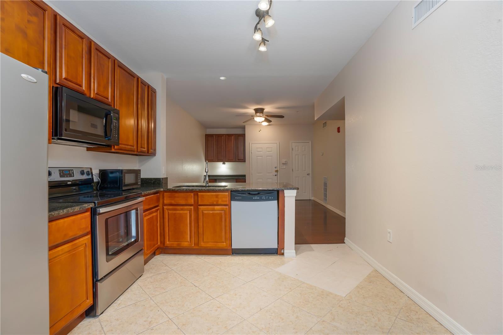 911 N ORANGE AVE #503