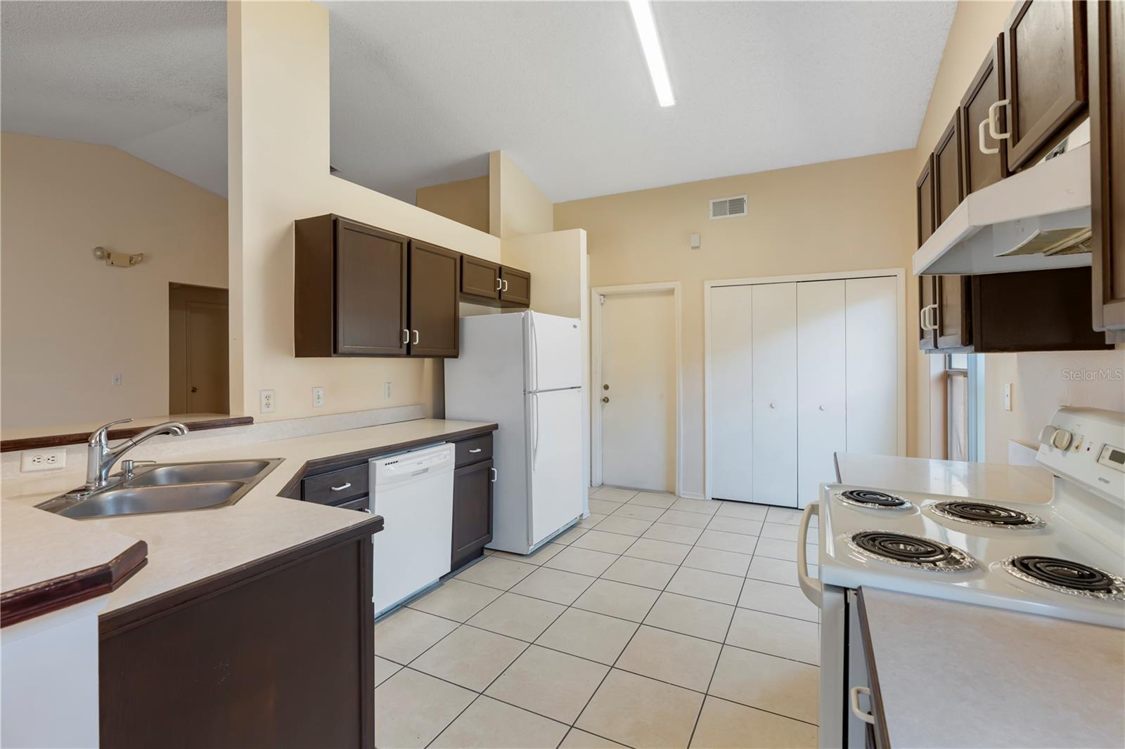 4683 CHEYENNE POINT TRL