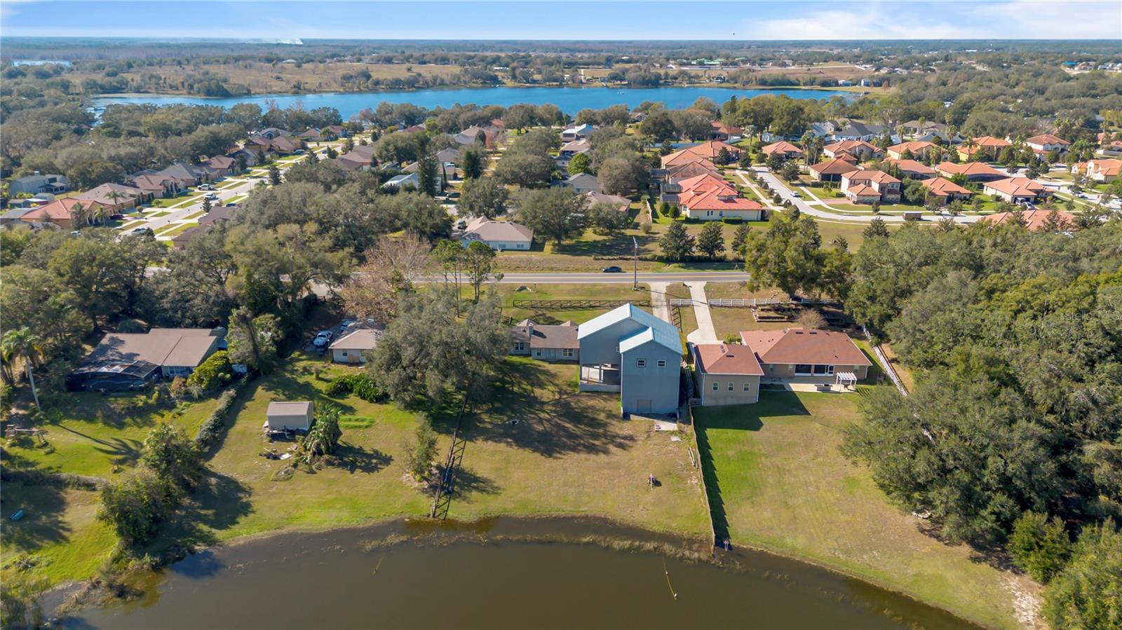 10108 LAKESHORE DR