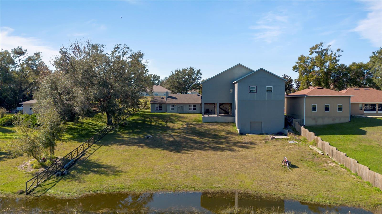 10108 LAKESHORE DR