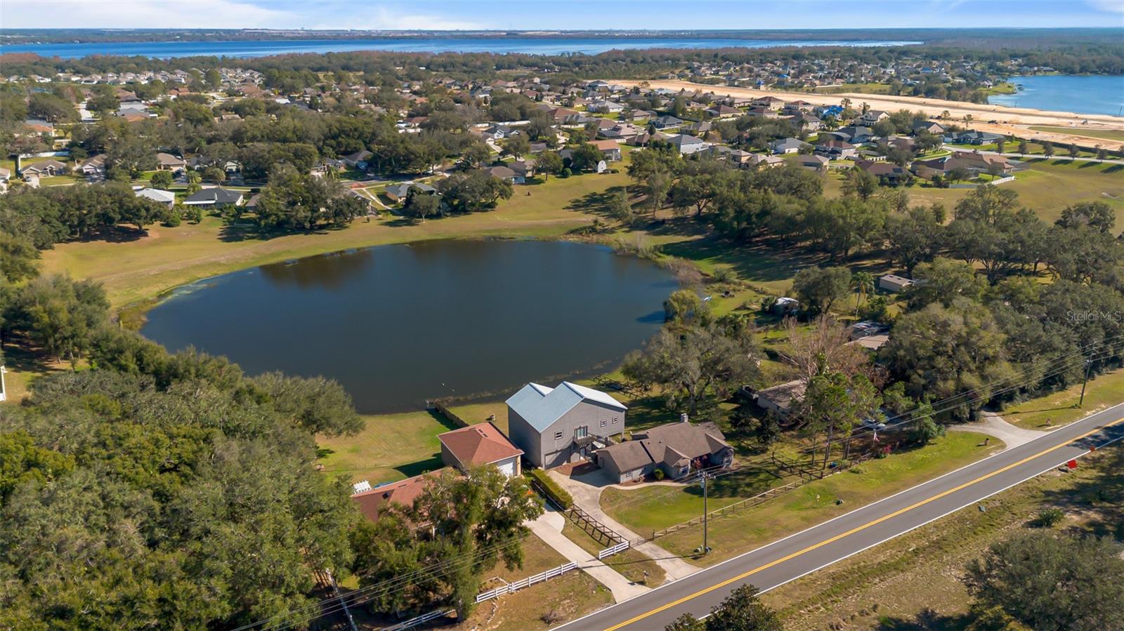 10108 LAKESHORE DR