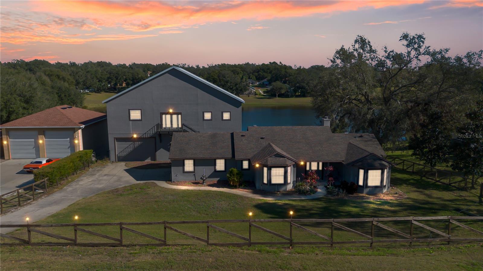 10108 LAKESHORE DR