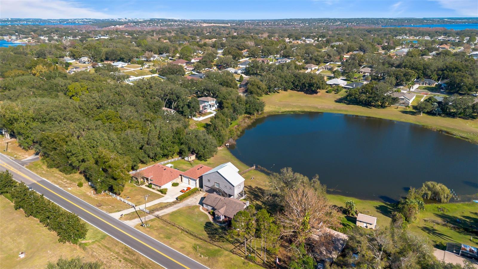 10108 LAKESHORE DR
