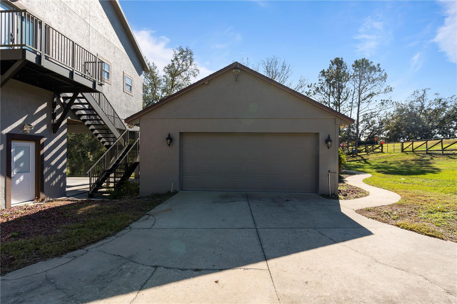 10108 LAKESHORE DR