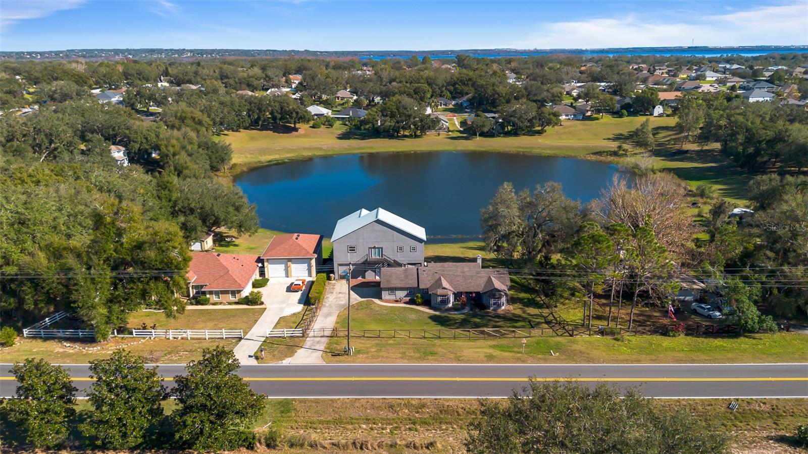 10108 LAKESHORE DR