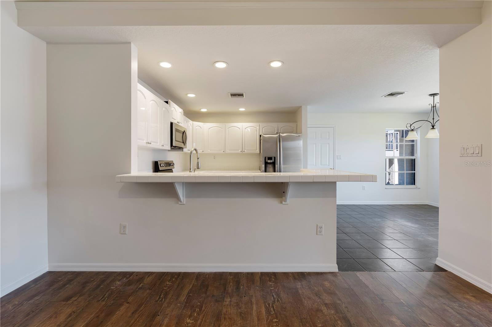 10108 LAKESHORE DR