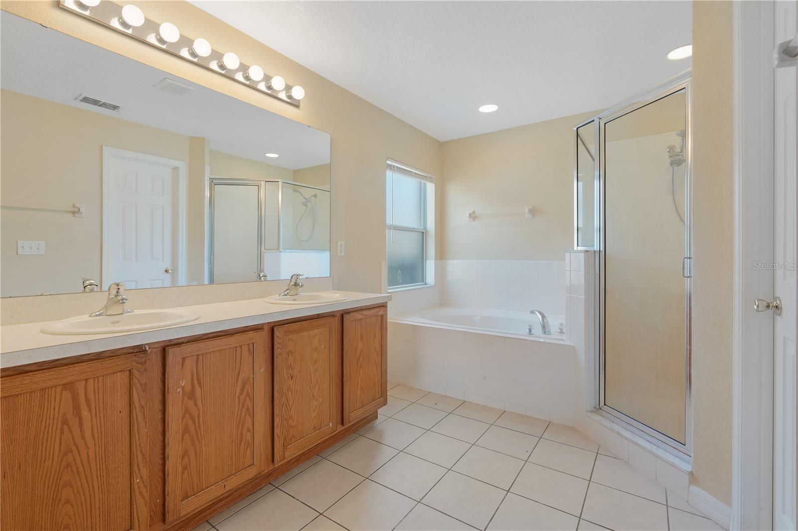 606 ASTOR DR