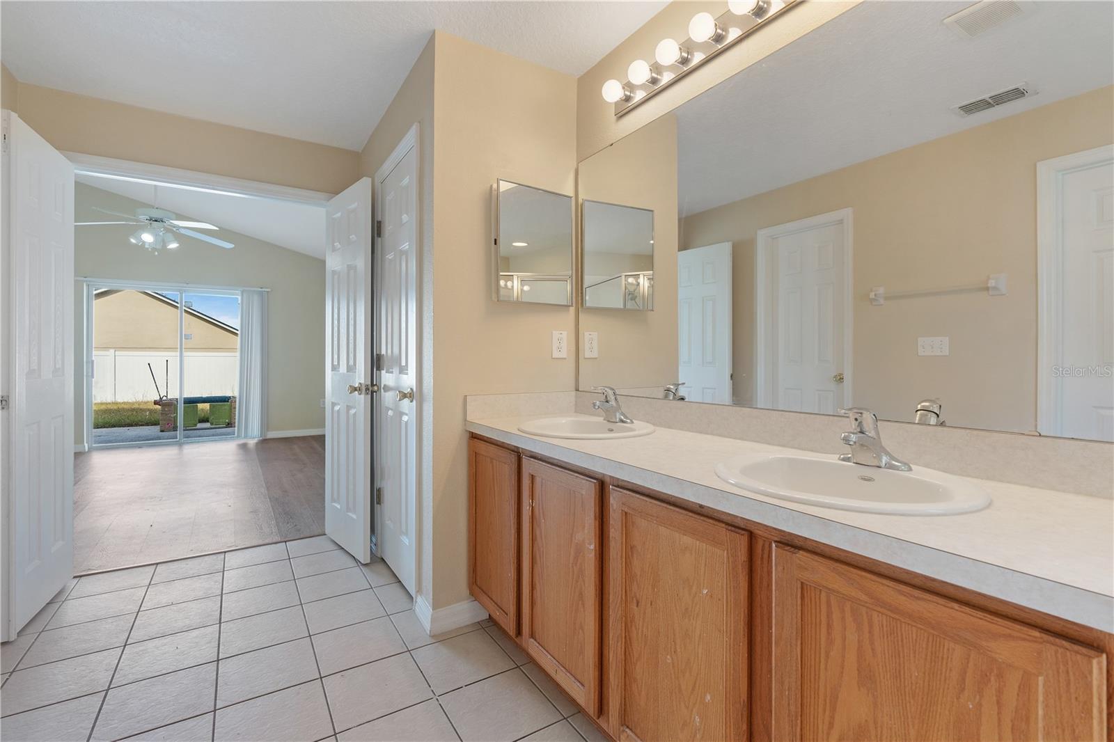 606 ASTOR DR