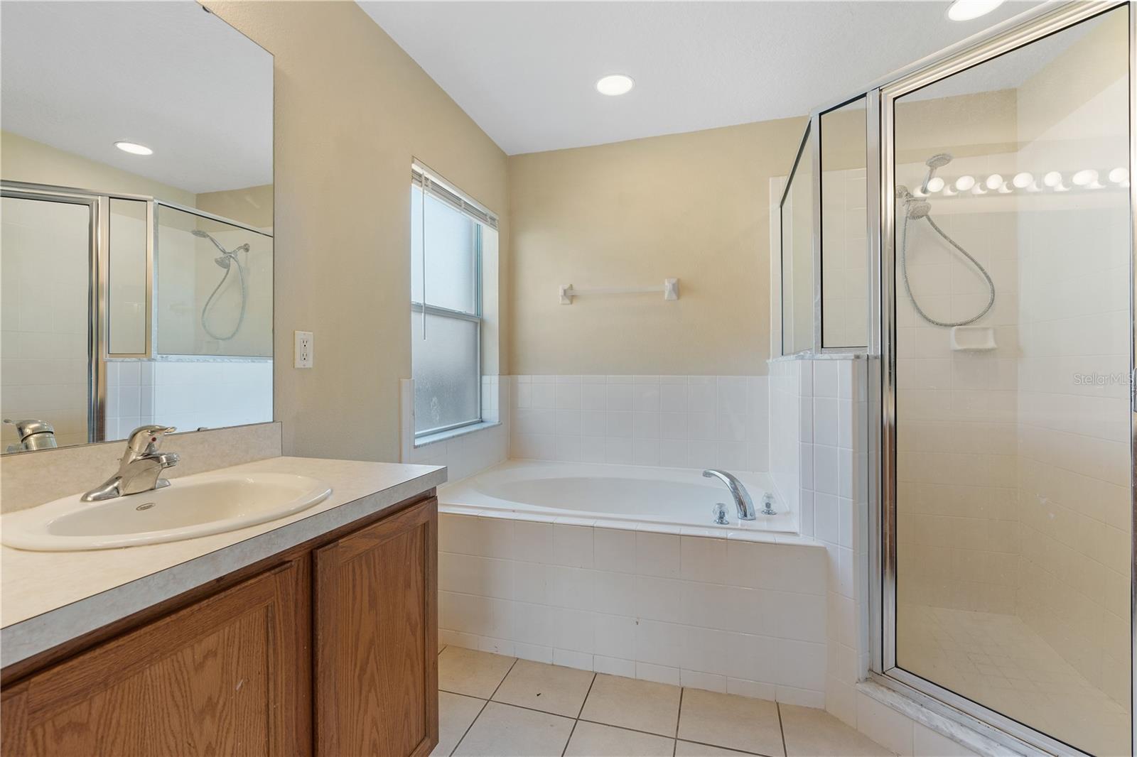 606 ASTOR DR