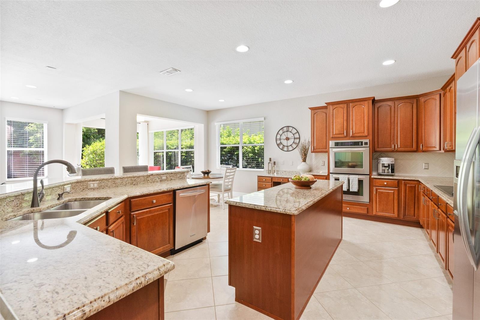 492 DOUGLAS EDWARD DR