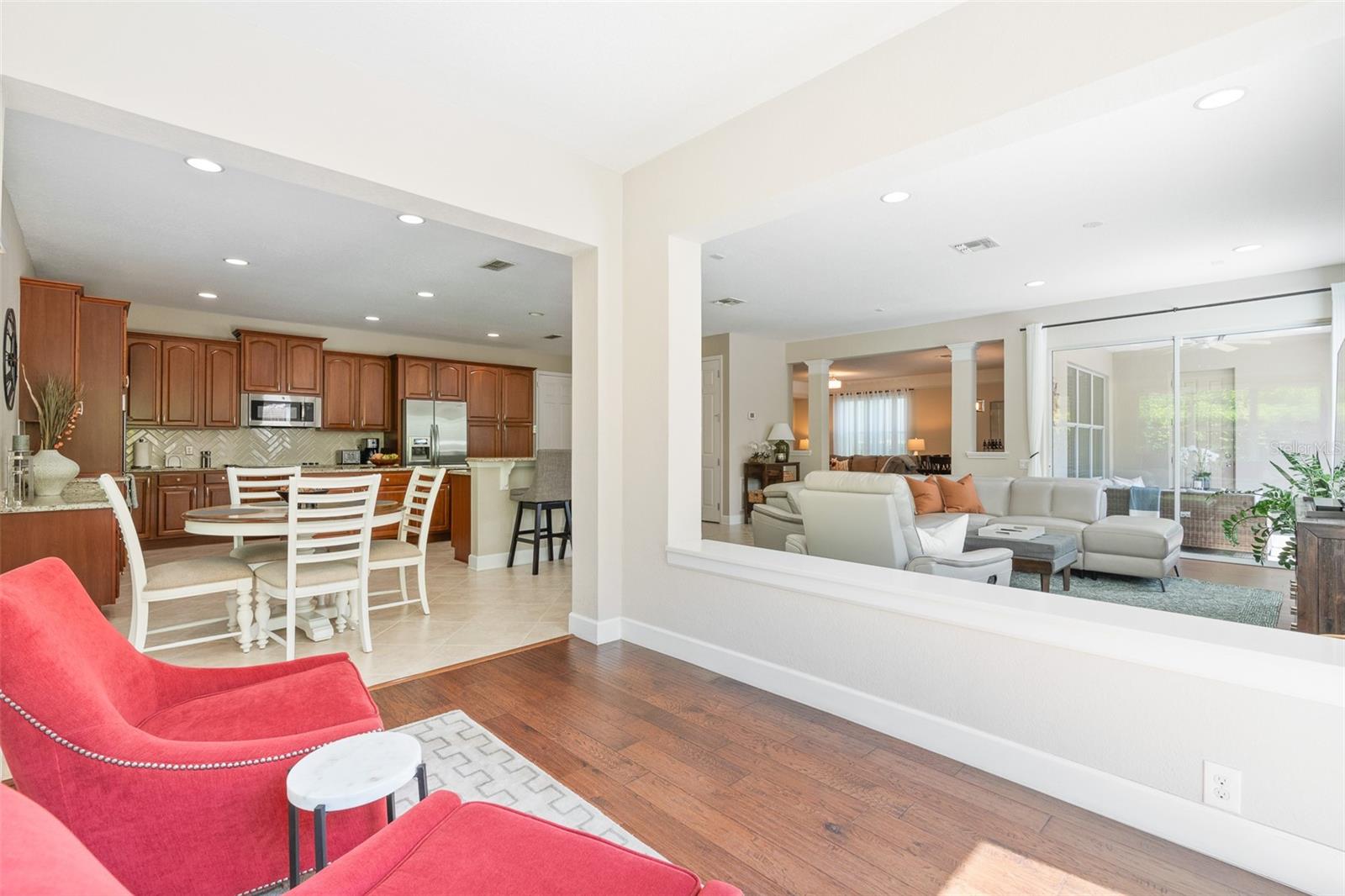 492 DOUGLAS EDWARD DR