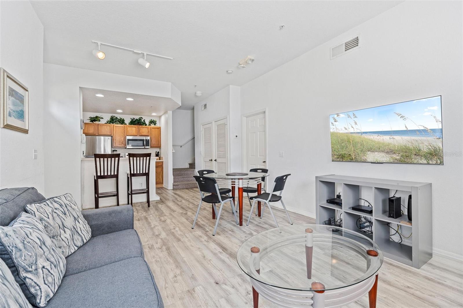 4601 YELLOWGOLD RD W #107