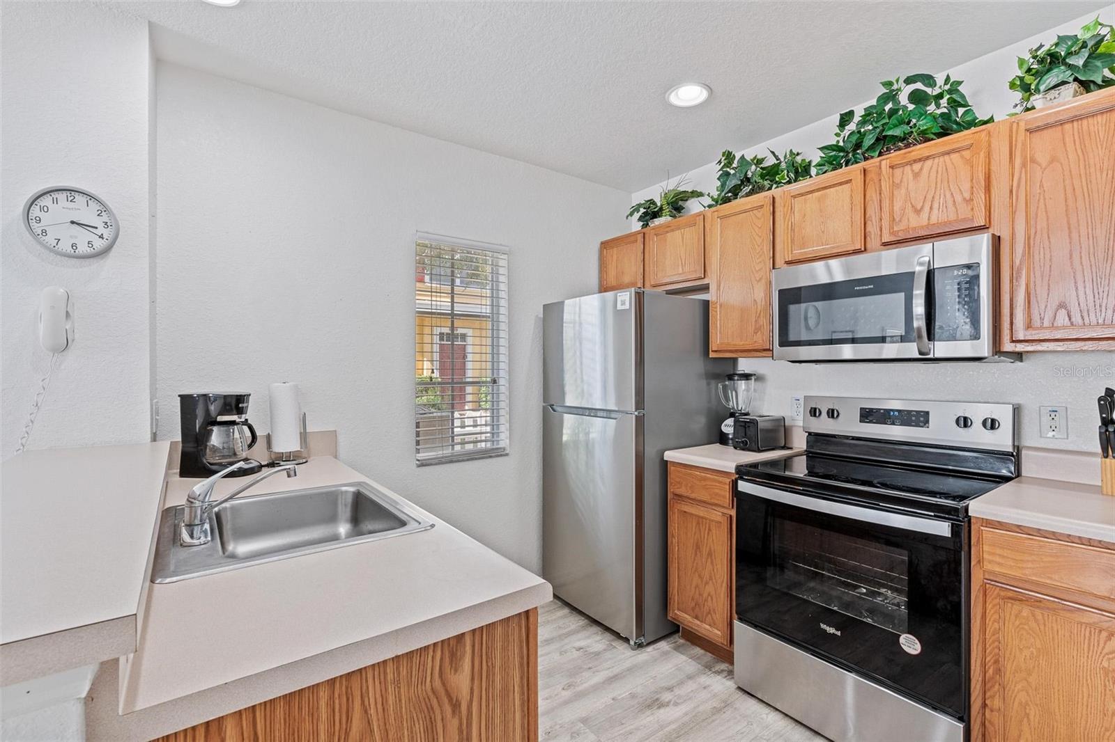 4601 YELLOWGOLD RD W #107