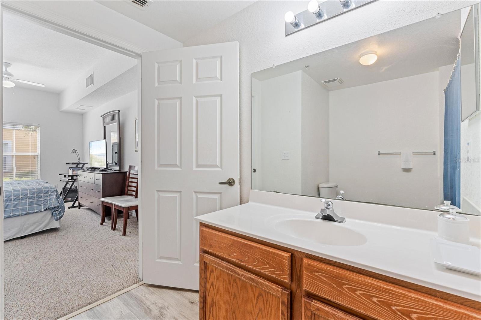 4601 YELLOWGOLD RD W #107