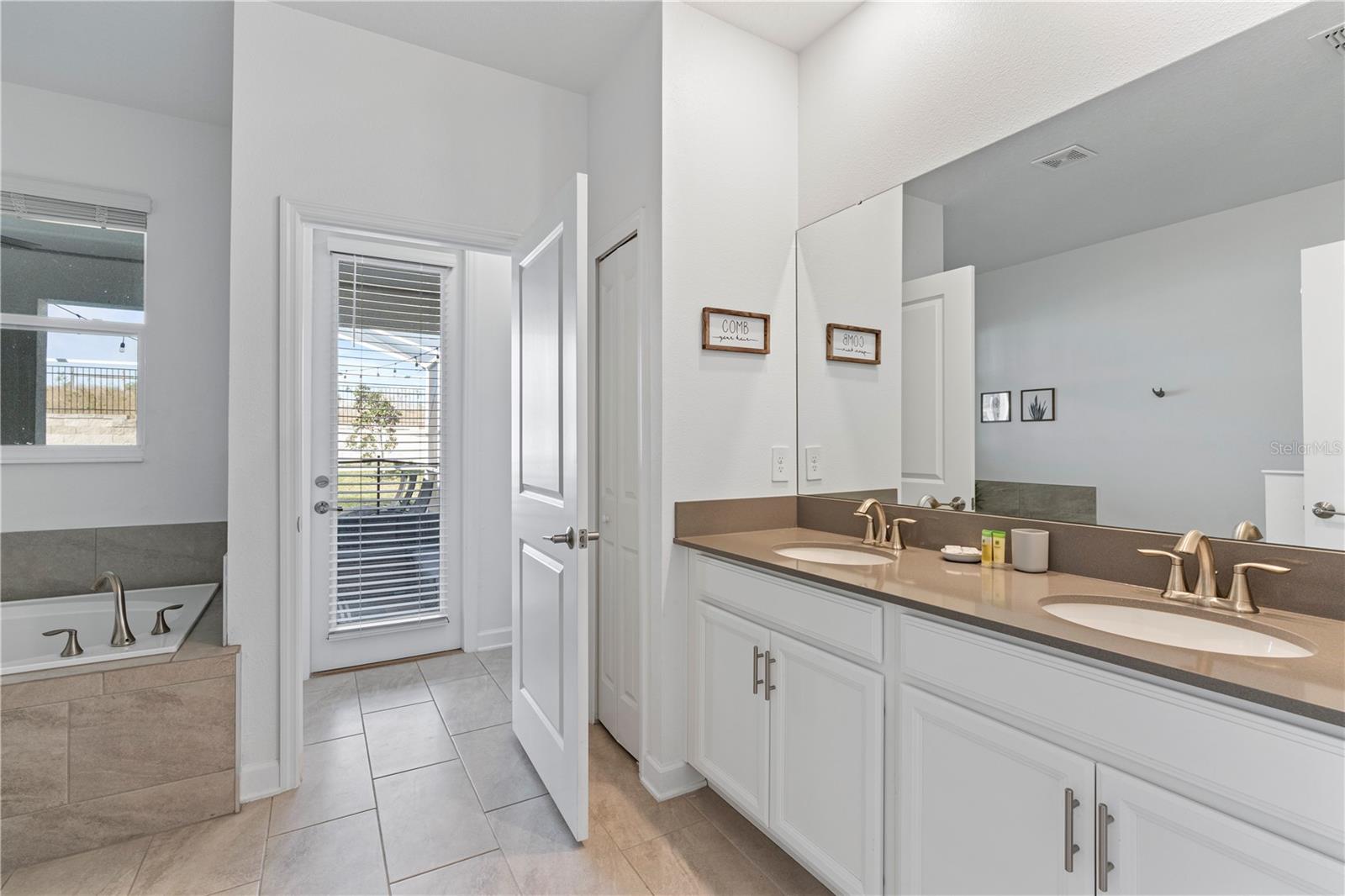 9190 SOMMERSET HILLS DR