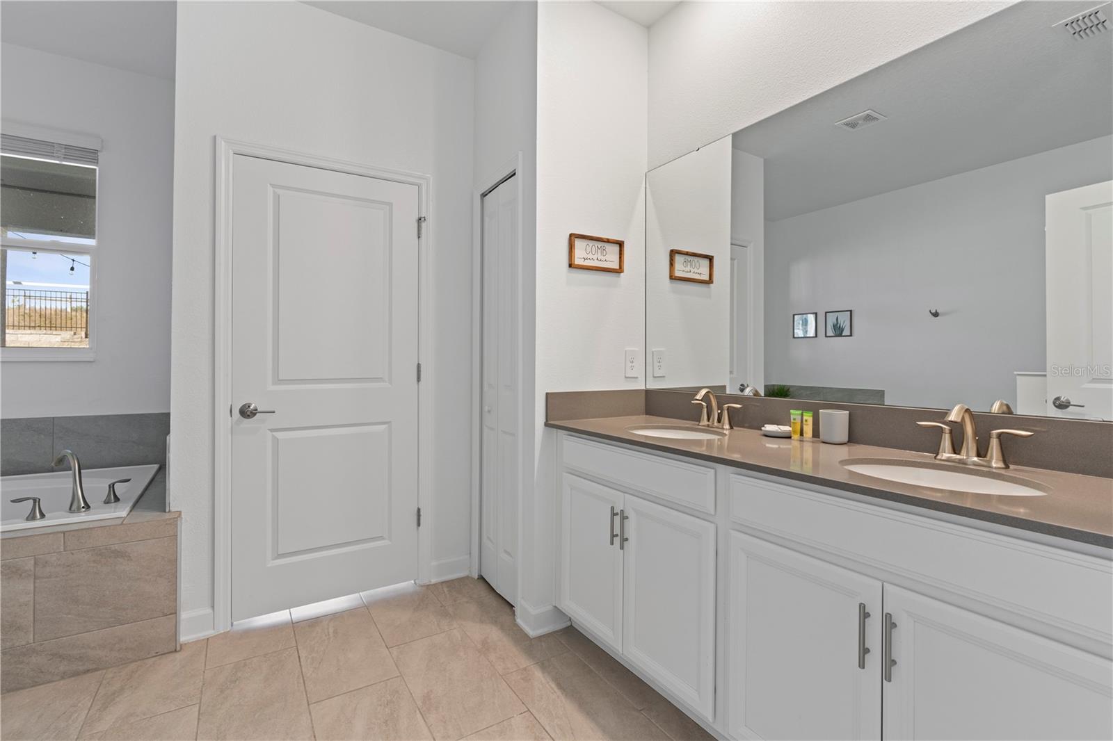 9190 SOMMERSET HILLS DR