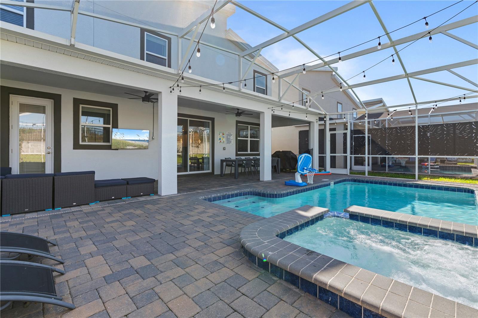 9190 SOMMERSET HILLS DR