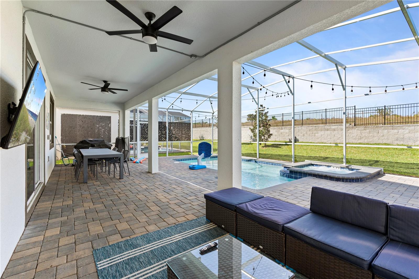 9190 SOMMERSET HILLS DR