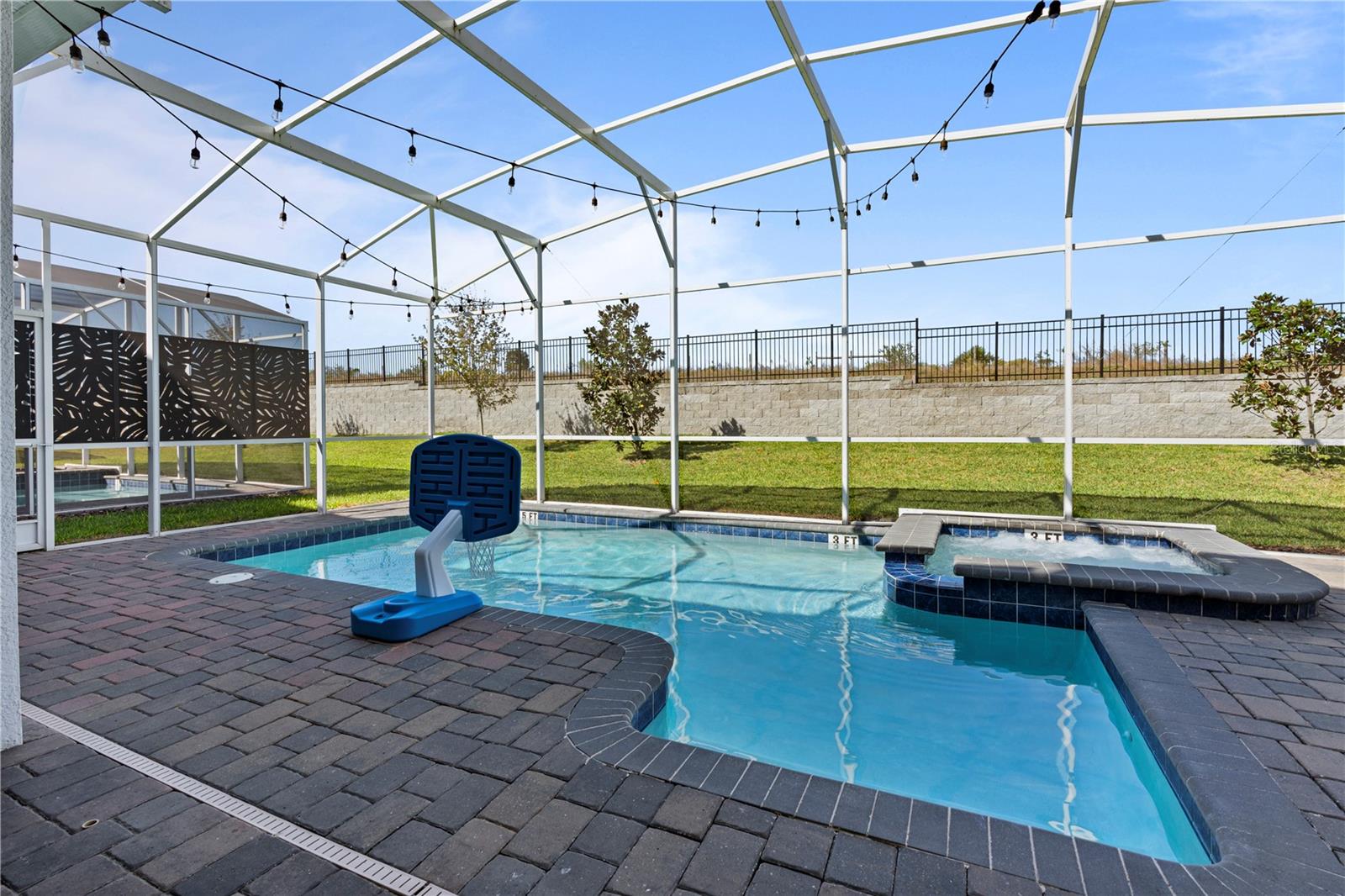 9190 SOMMERSET HILLS DR