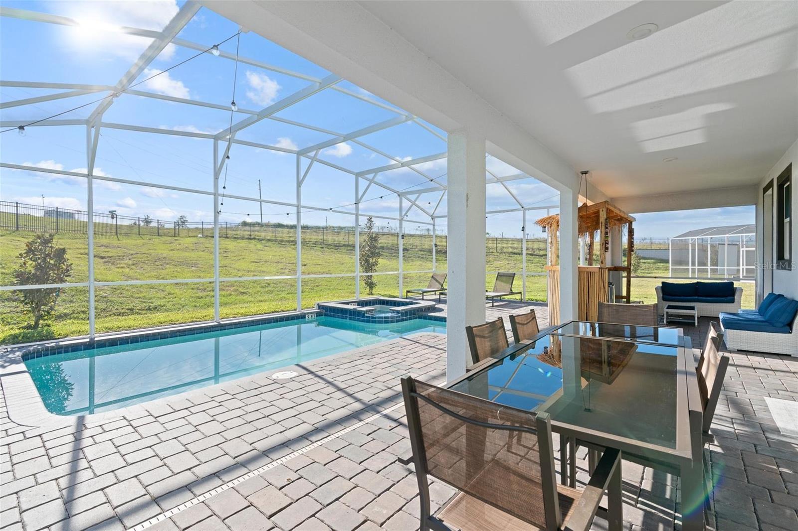 9080 SOMMERSET HILLS DR