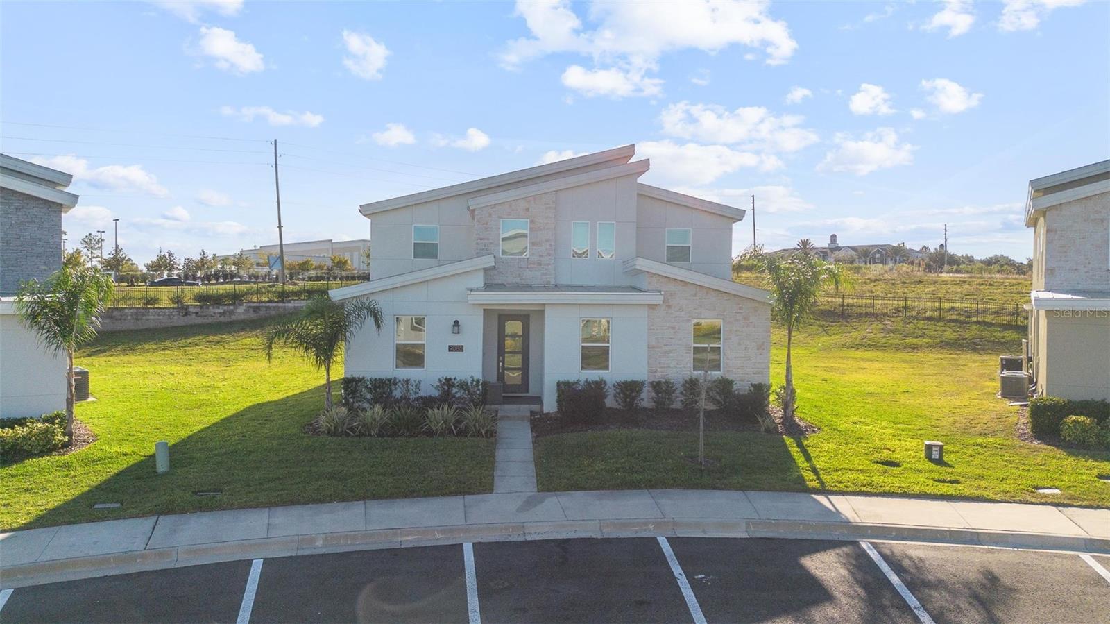 9080 SOMMERSET HILLS DR