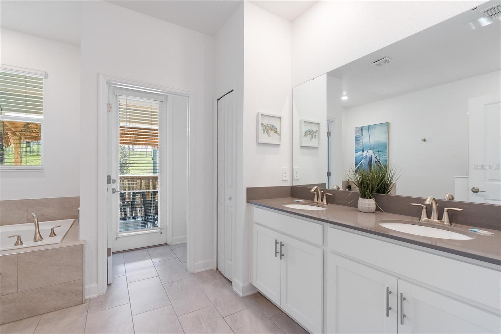 9080 SOMMERSET HILLS DR