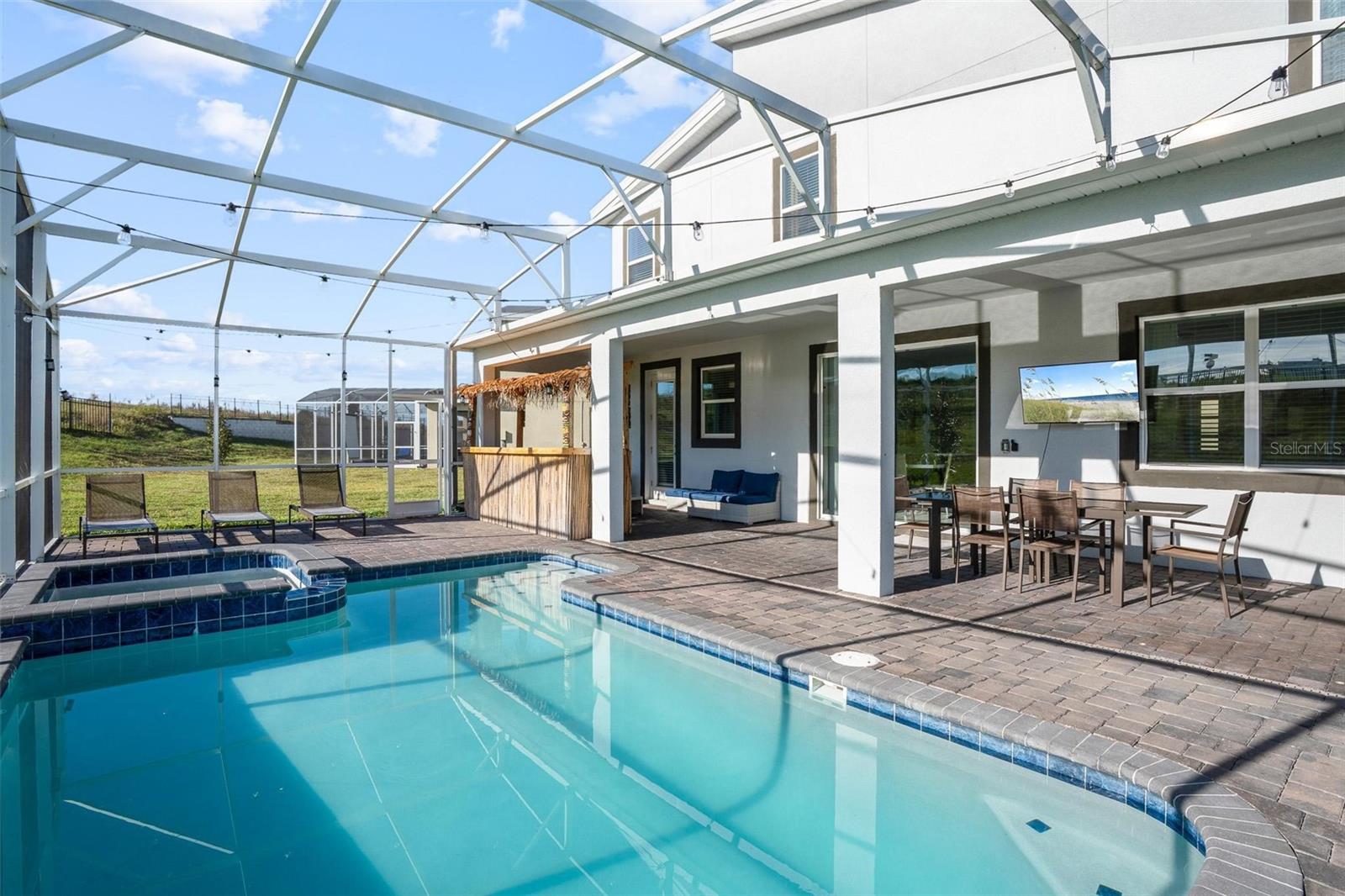 9080 SOMMERSET HILLS DR