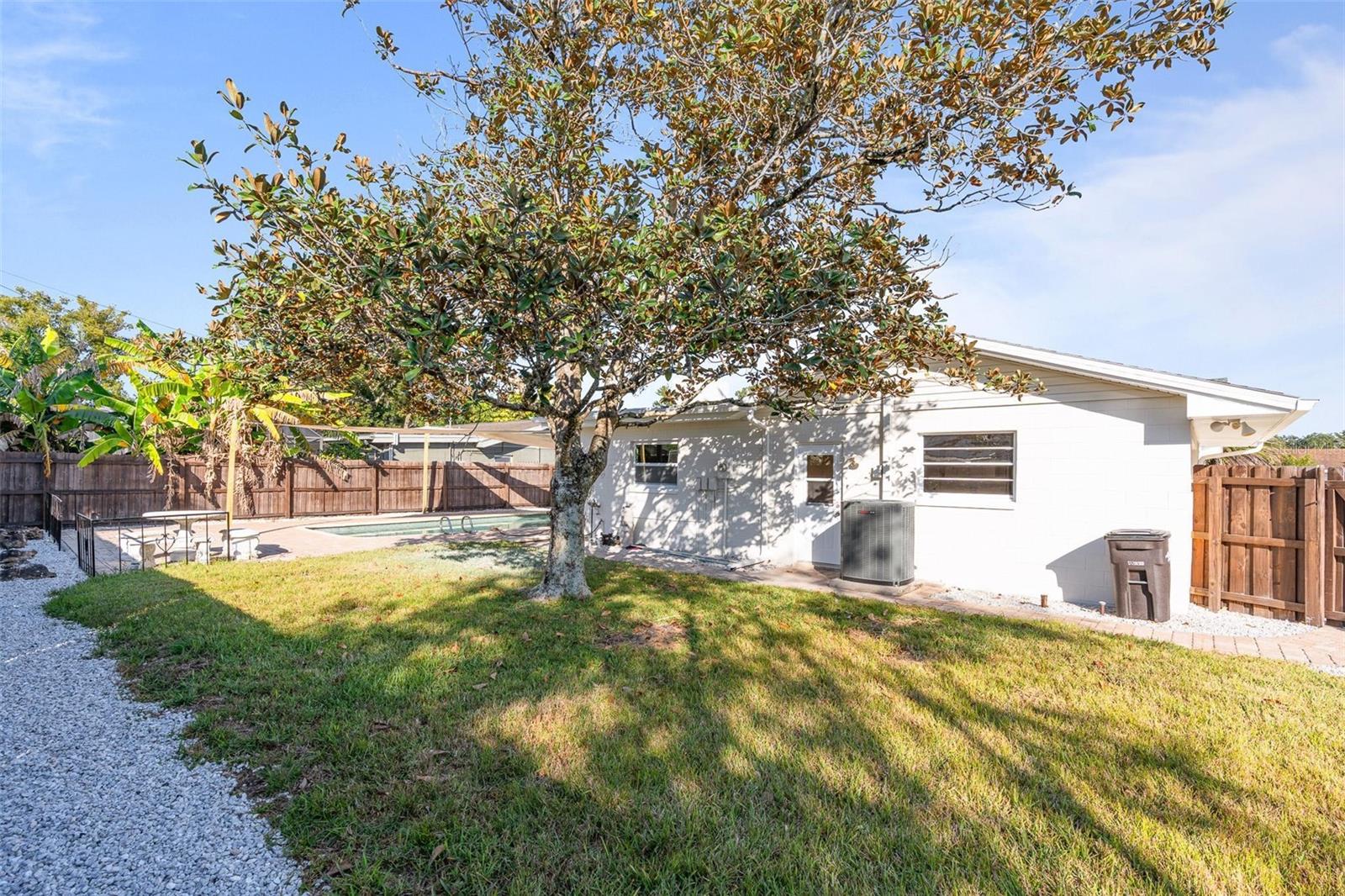 812 ARLINGTON BLVD