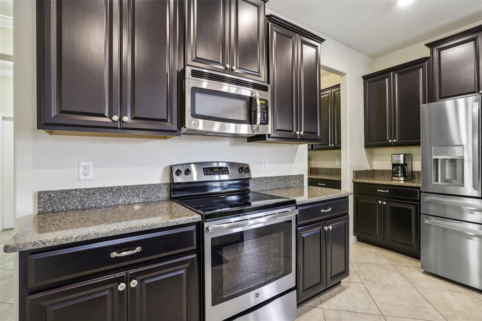 14093 TROPICAL KINGBIRD WAY