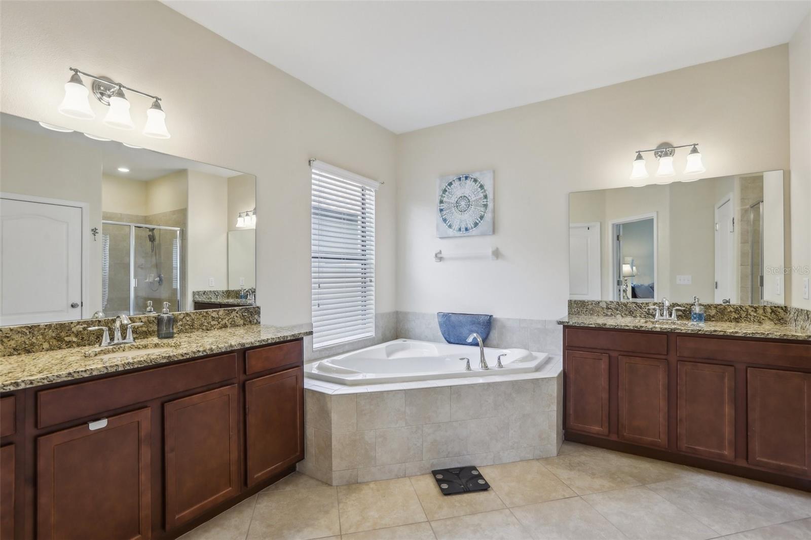 14093 TROPICAL KINGBIRD WAY