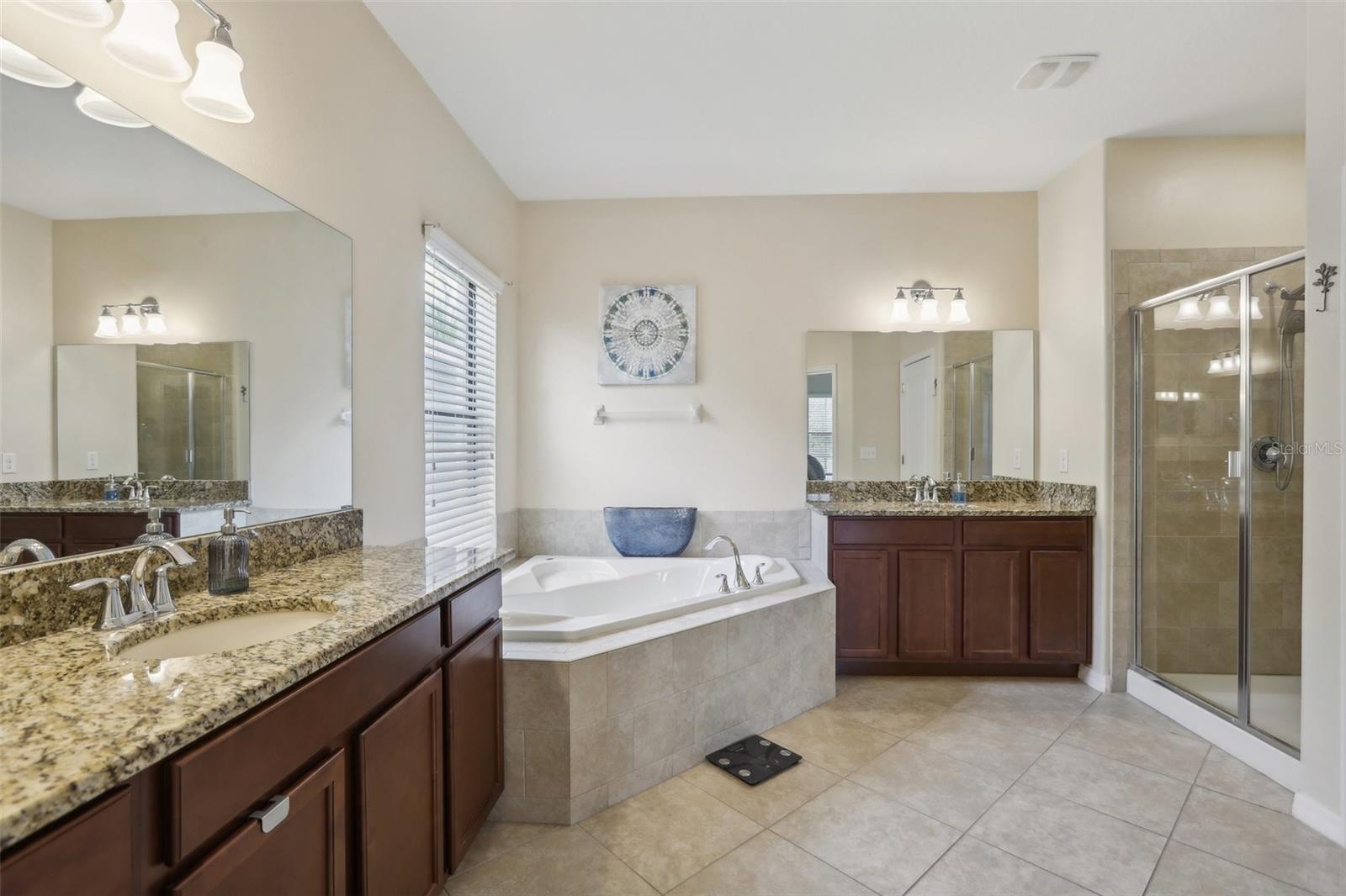 14093 TROPICAL KINGBIRD WAY