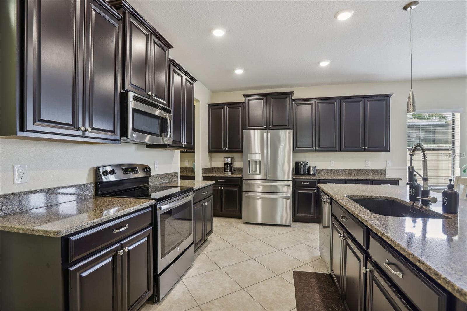 14093 TROPICAL KINGBIRD WAY