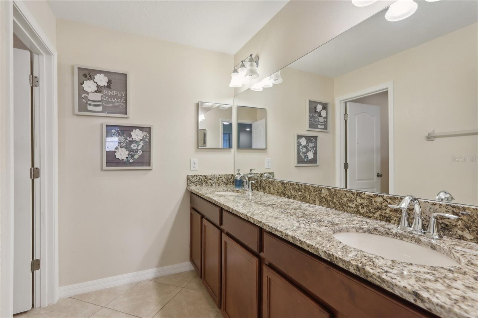 14093 TROPICAL KINGBIRD WAY