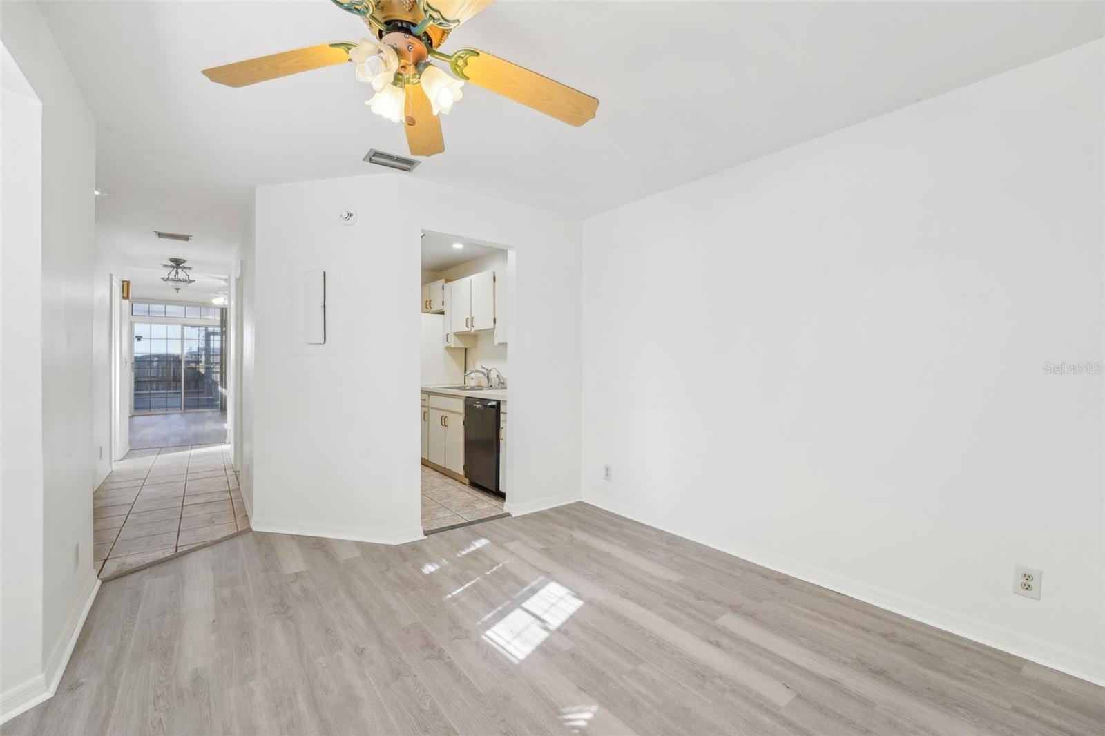 6833 S WALL ST
