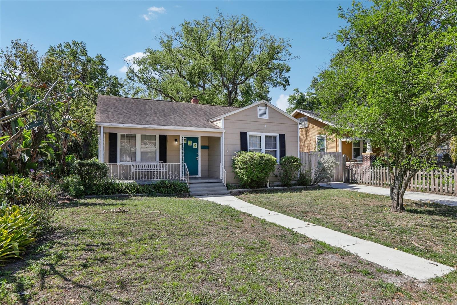 933 E SHADOWLAWN AVE