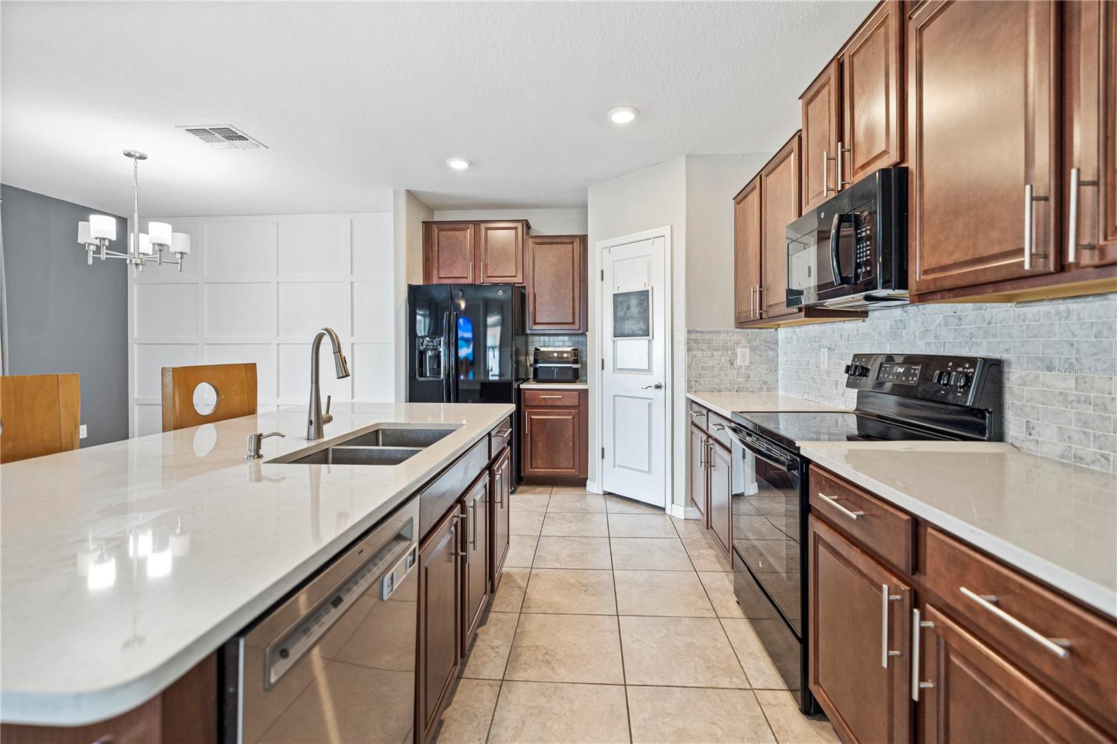 13923 ARBOR PINES DR