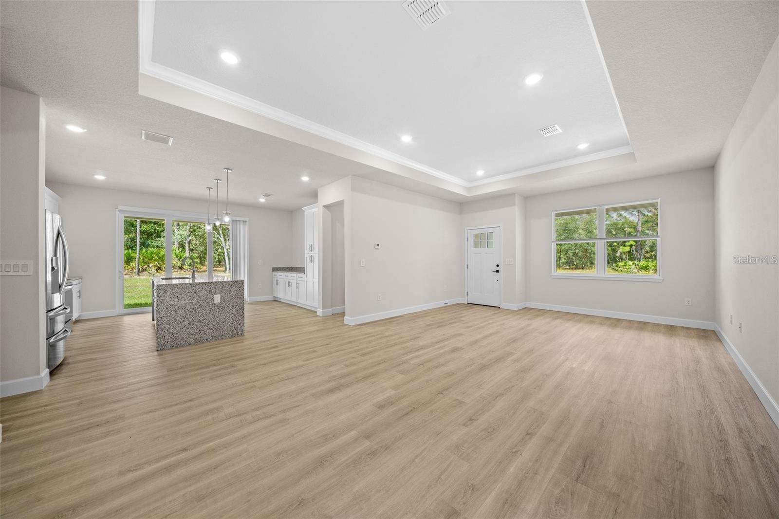 968 W HAMPSHIRE BLVD