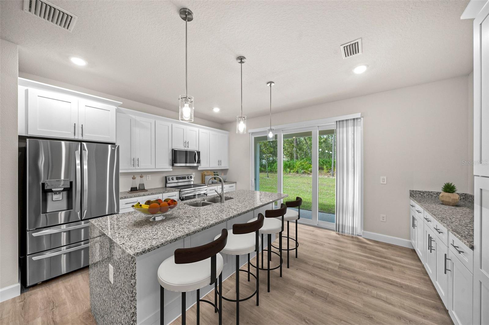 968 W HAMPSHIRE BLVD