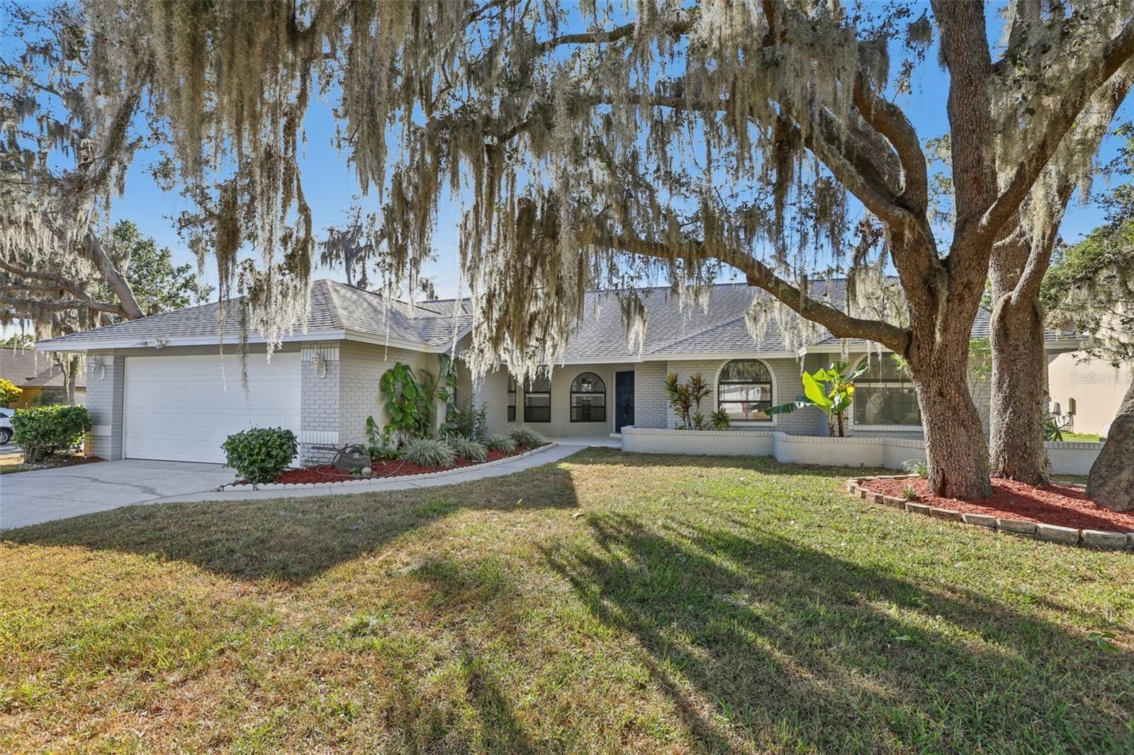 3225 PINE CLUB DR