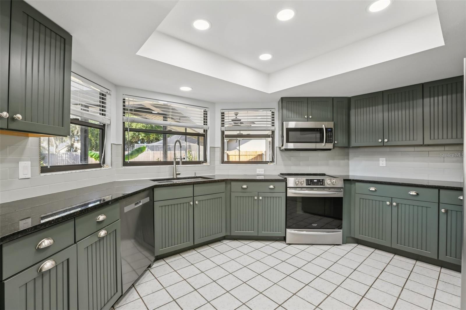 3225 PINE CLUB DR
