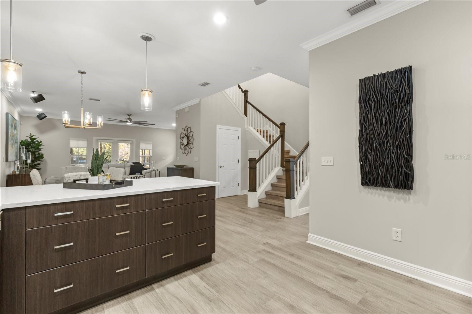 171 VALENCIA CIR