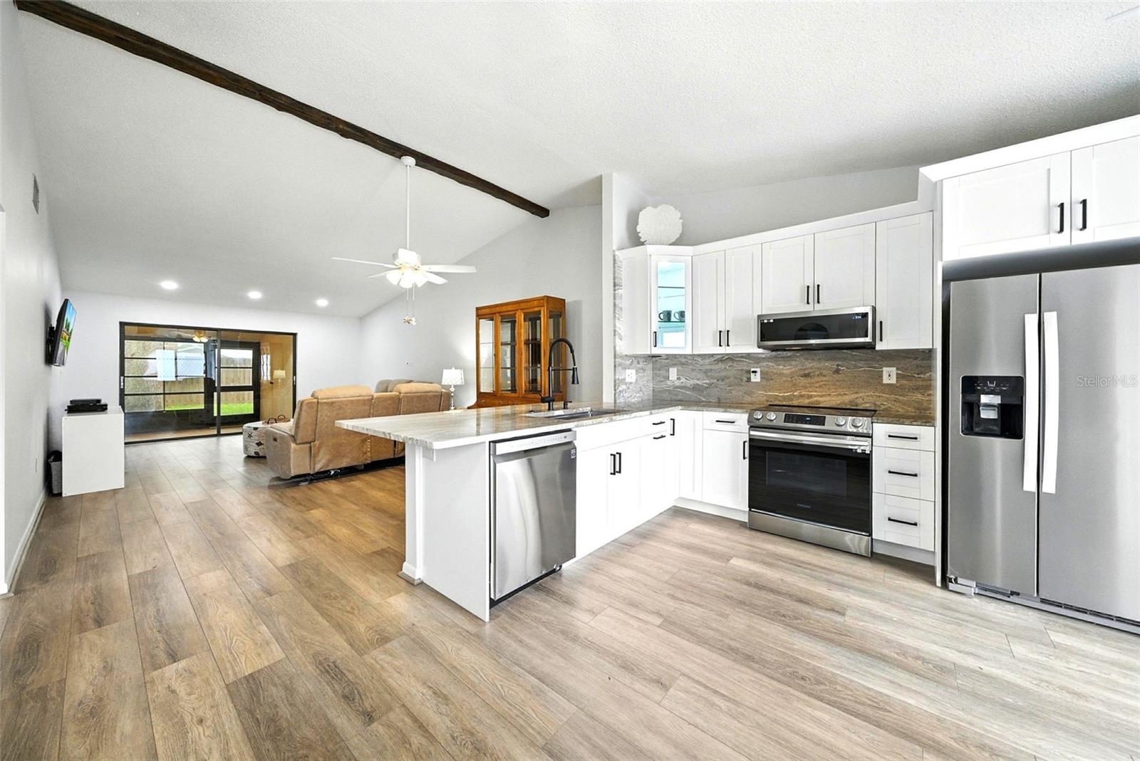 1725 PINE RIDGE WAY E #E