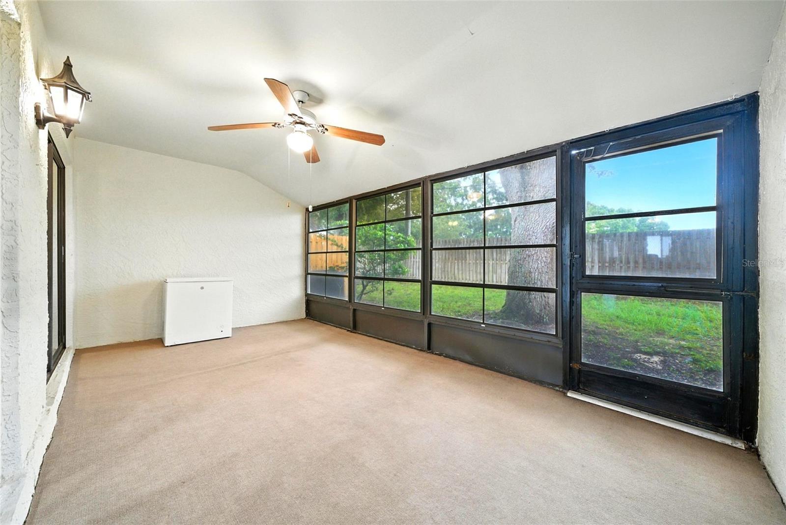 1725 PINE RIDGE WAY E #518E