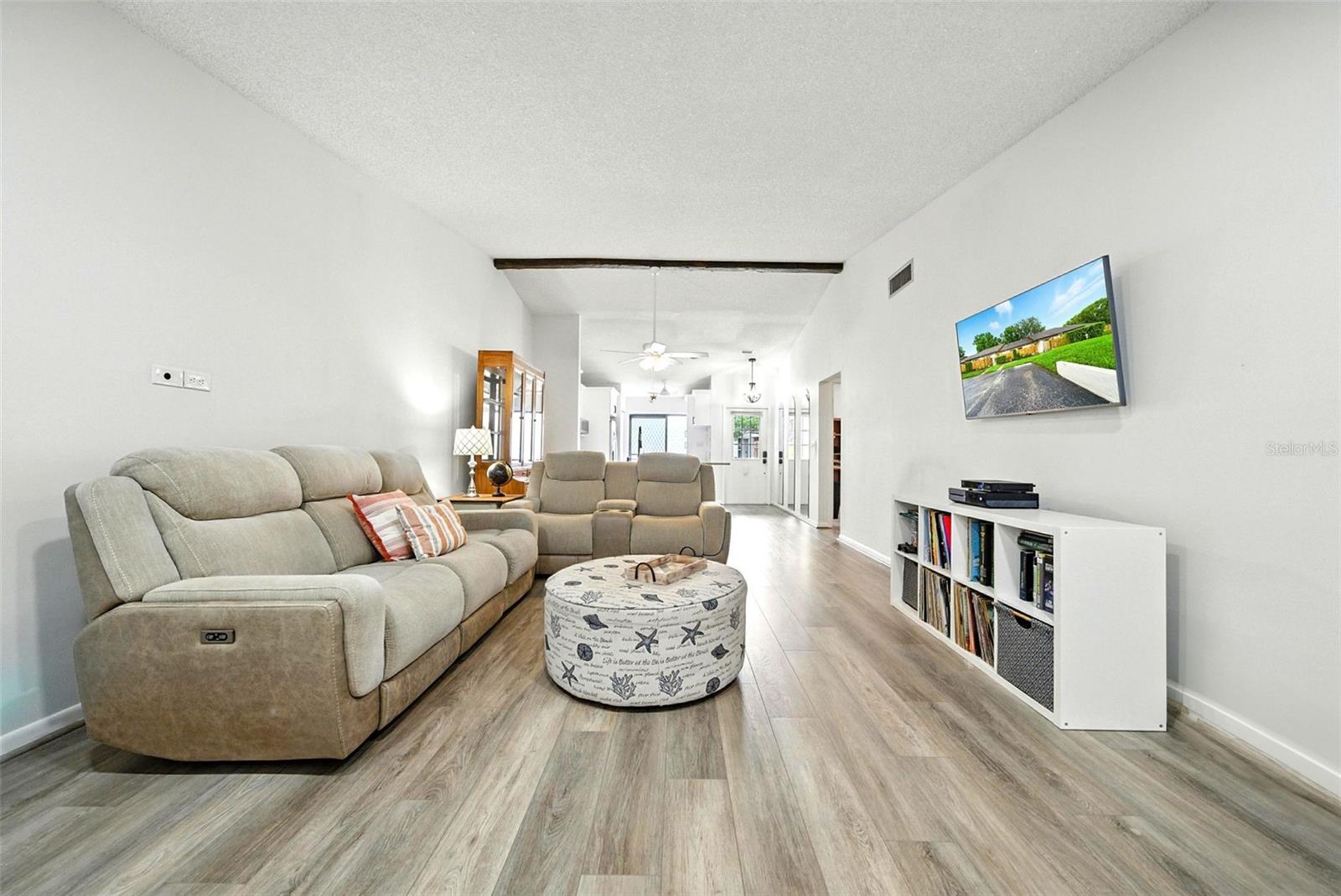 1725 PINE RIDGE WAY E #518E