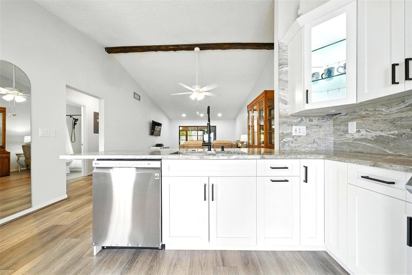 1725 PINE RIDGE WAY E #518E