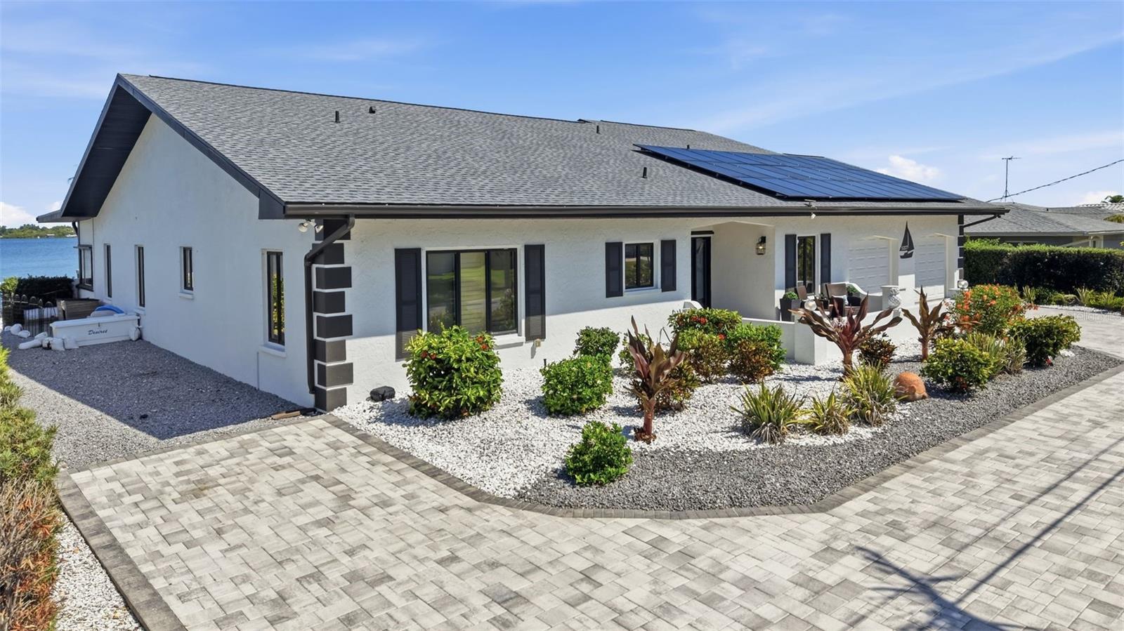 5207 BAY STATE RD